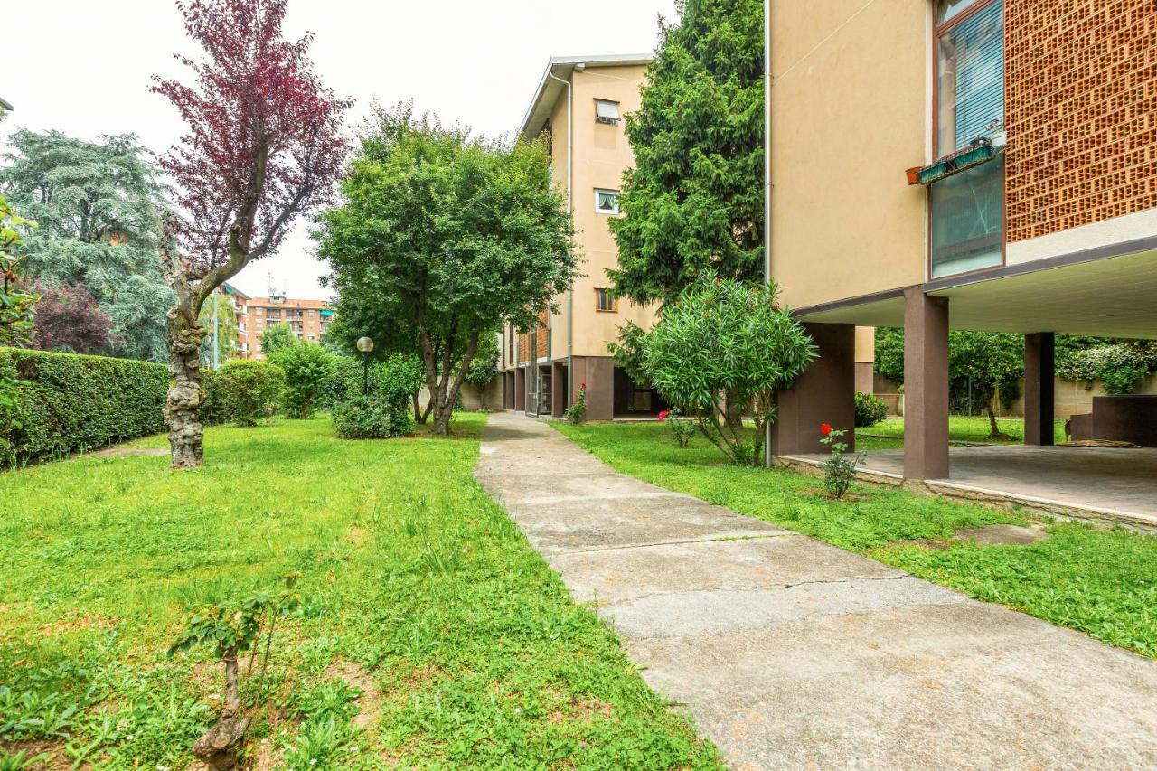 Bright Flat With Shared Garden Apartment มิลาน ภายนอก รูปภาพ